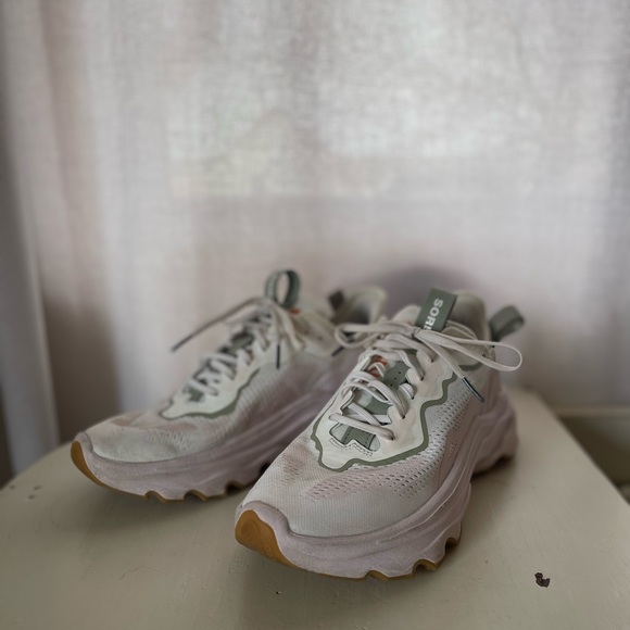 Sorel Kinetic Breakthru Day Lace Sneaker in Dreamy White - Picture 5 of 9